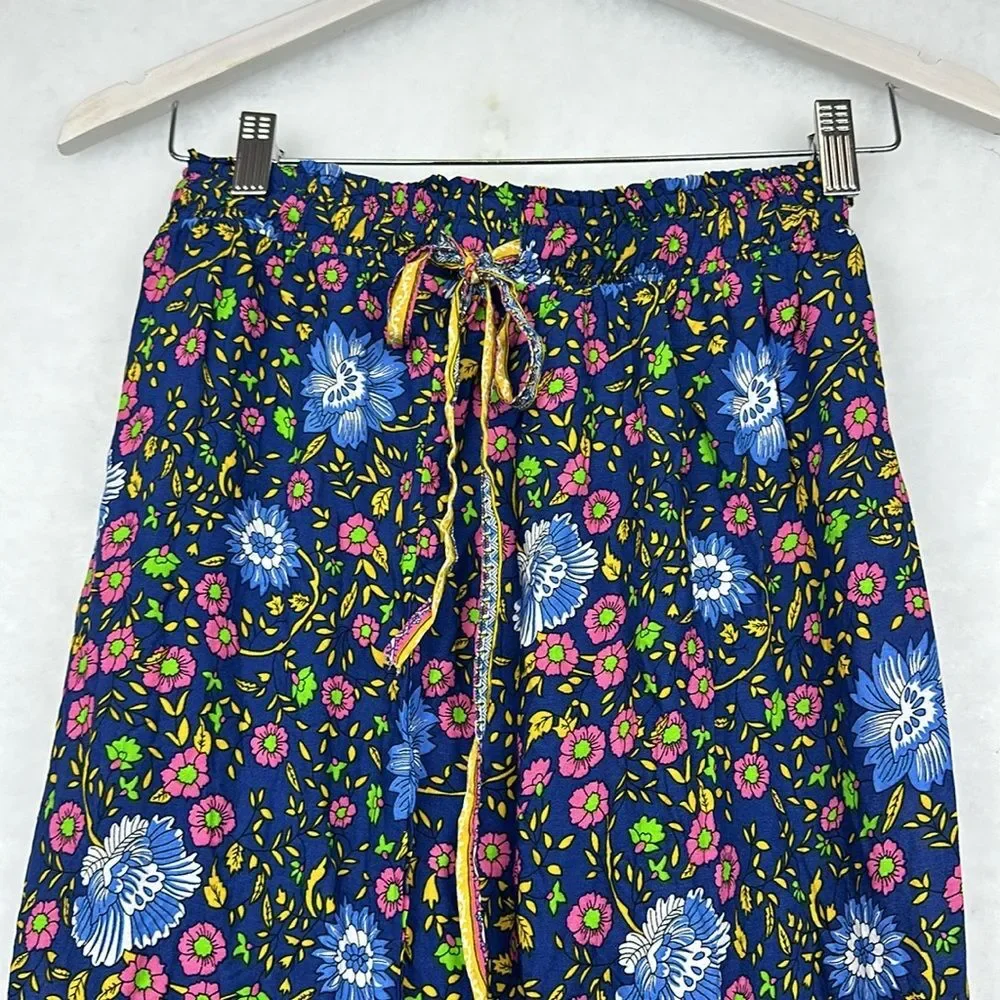 NWT Aly Daly Naxi Skirt Floral Print Navy background, pink/Yellow flower Sz S